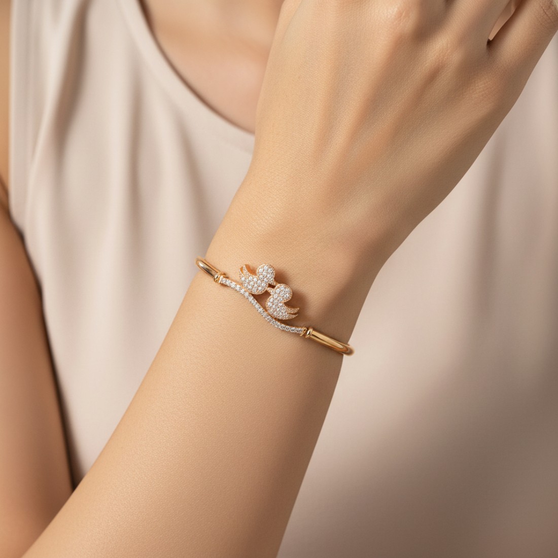 Rose-Gold-Fancy-Bird-Bracelet-for-Women-02